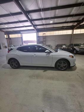 2020 Hyundai Veloster 2
