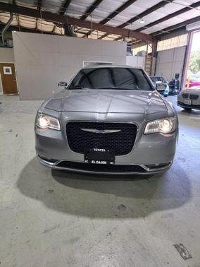 2018 Chrysler 300 Limited