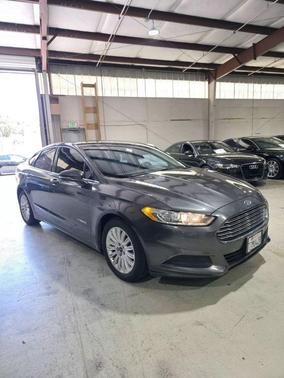2016 Ford Fusion Hybrid SE