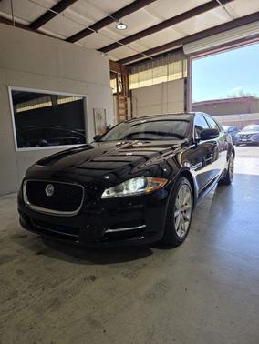 2013 Jaguar XJ Base