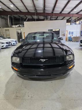 Black Clearcoat 2007 Ford Mustang Deluxe