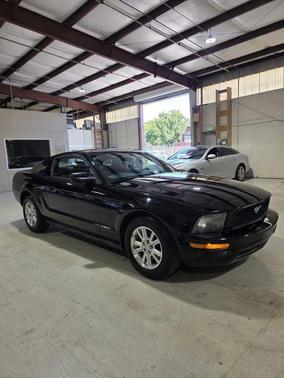 Black Clearcoat 2007 Ford Mustang Deluxe
