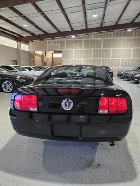 Black Clearcoat 2007 Ford Mustang Deluxe