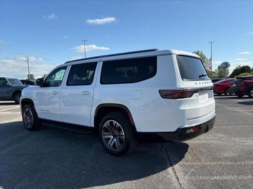 2023 Jeep Wagoneer L Series II 4x2