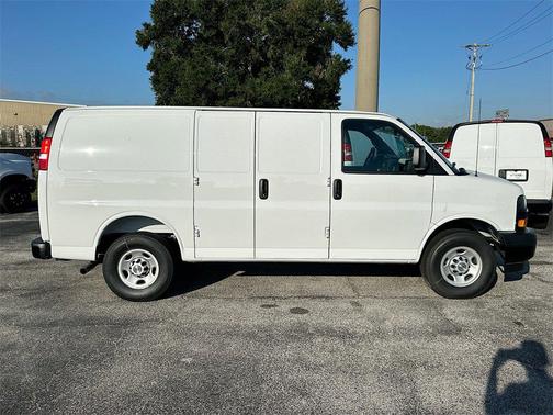 2025 Chevrolet Express 2500 RWD 2500 Regular Wheelbase WT