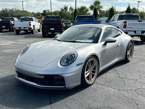 2025 Porsche 911 Carrera