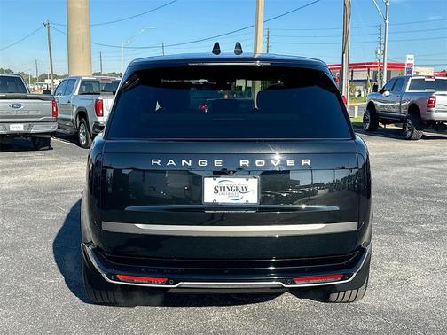 2025 Land Rover Range Rover P530 SE