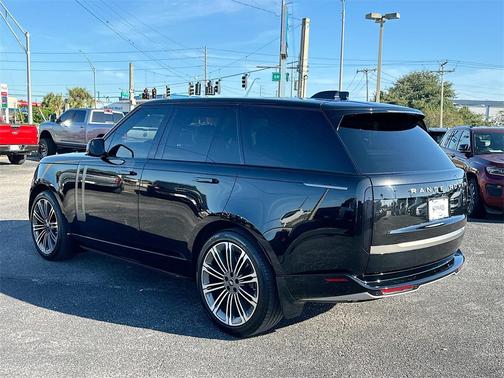 2025 Land Rover Range Rover P530 SE