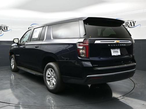 Midnight Blue Metallic 2024 Chevrolet Suburban LT