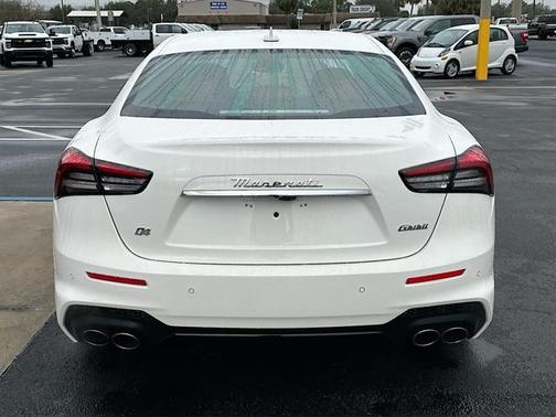 2023 Maserati Ghibli Modena Q4