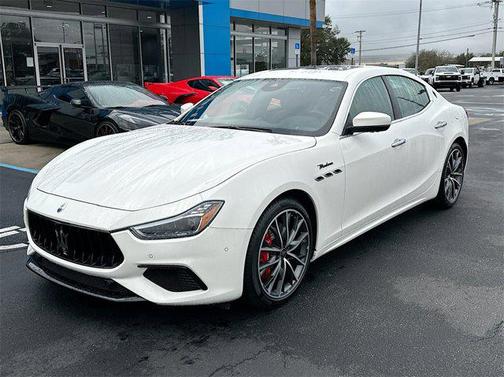 2023 Maserati Ghibli Modena Q4