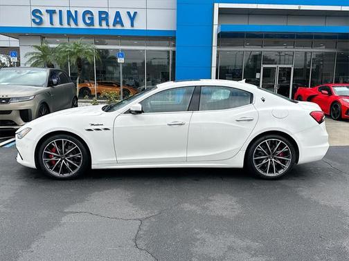 2023 Maserati Ghibli Modena Q4