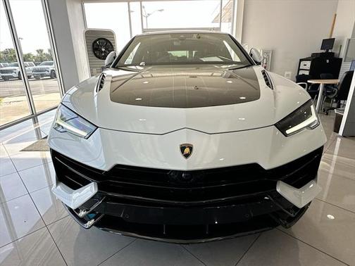 2024 Lamborghini Urus Performante
