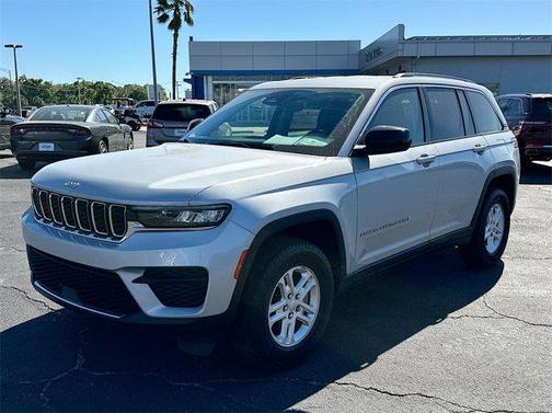 2023 Jeep Grand Cherokee Laredo