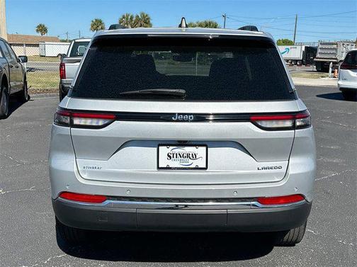 2023 Jeep Grand Cherokee Laredo