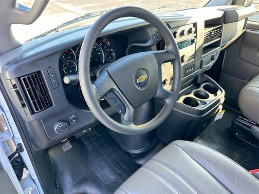 2025 Chevrolet Express 2500 RWD 2500 Regular Wheelbase WT