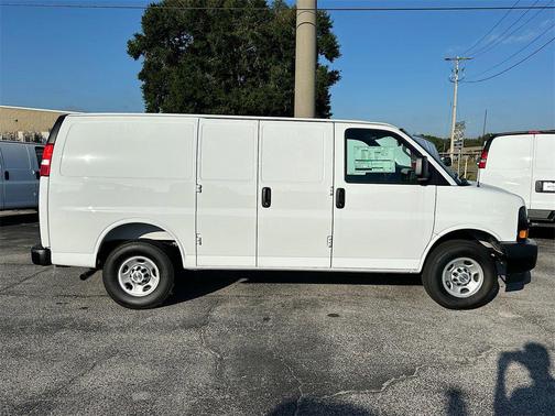 2025 Chevrolet Express 2500 RWD 2500 Regular Wheelbase WT