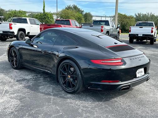 2017 Porsche 911 Carrera