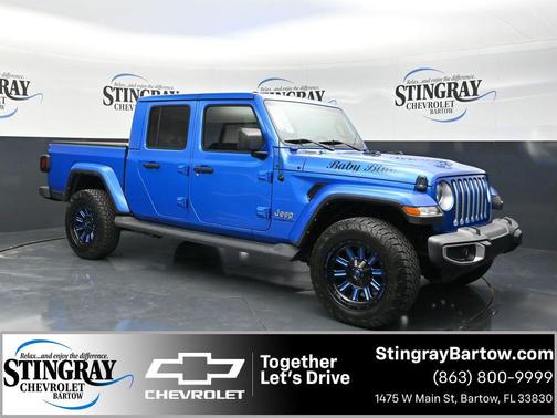 Hydro Blue Pearlcoat 2022 Jeep Gladiator Overland