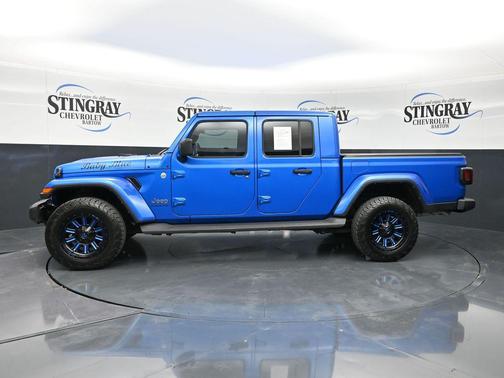 Hydro Blue Pearlcoat 2022 Jeep Gladiator Overland