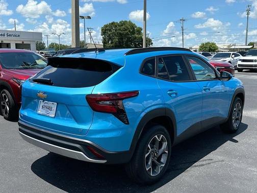 2025 Chevrolet Trax LT