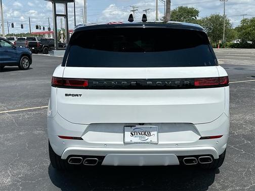 2025 Land Rover Range Rover Sport SE