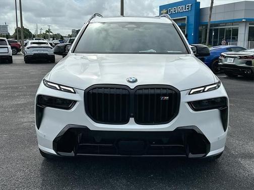 2025 BMW X7 M60i
