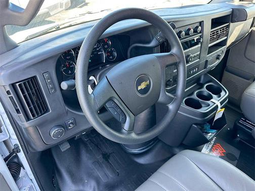 2025 Chevrolet Express 2500 RWD 2500 Regular Wheelbase WT