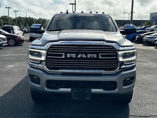 2022 RAM 3500 Laramie Crew Cab 4x4 8' Box