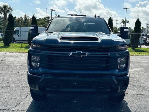 2025 Chevrolet Silverado 2500 Custom
