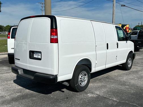 2025 Chevrolet Express 2500 RWD 2500 Regular Wheelbase WT