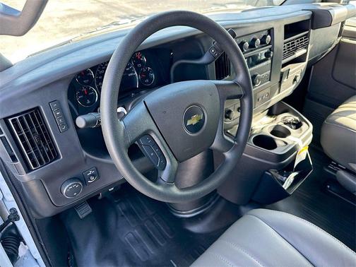 2025 Chevrolet Express 2500 RWD 2500 Regular Wheelbase WT