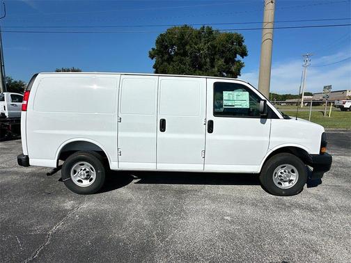 2025 Chevrolet Express 2500 RWD 2500 Regular Wheelbase WT