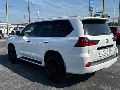 2021 Lexus LX 570 Three-Row