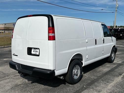 2025 Chevrolet Express 2500 RWD 2500 Regular Wheelbase WT