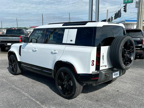 2022 Land Rover Defender 110 X-Dynamic HSE