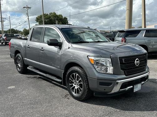 2021 Nissan Titan SV