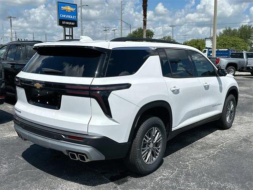 2025 Chevrolet Traverse LT