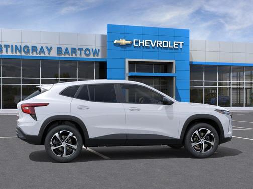 Summit White 2026 Chevrolet Trax FWD 1RS