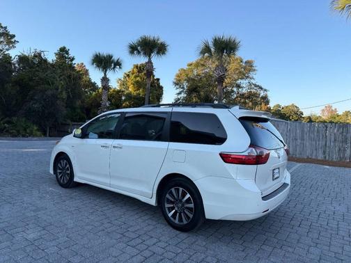 2020 Toyota Sienna XLE Premium