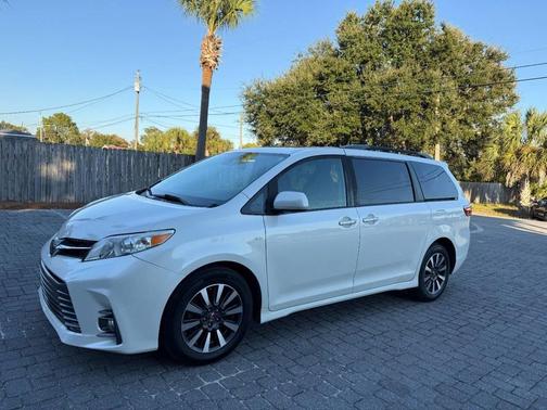 2020 Toyota Sienna XLE Premium