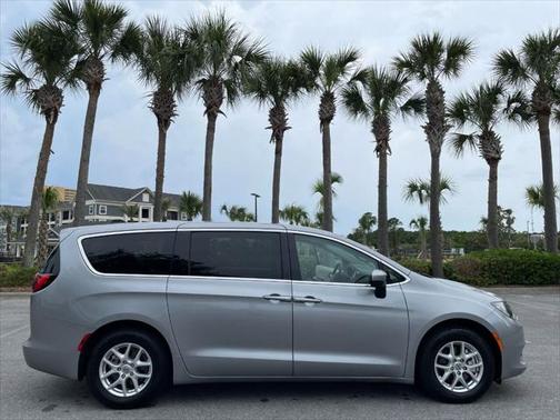 2021 Chrysler Voyager LX