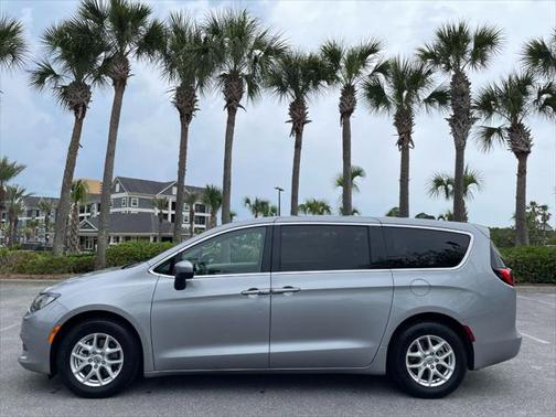 2021 Chrysler Voyager LX