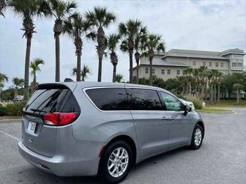 2021 Chrysler Voyager LX