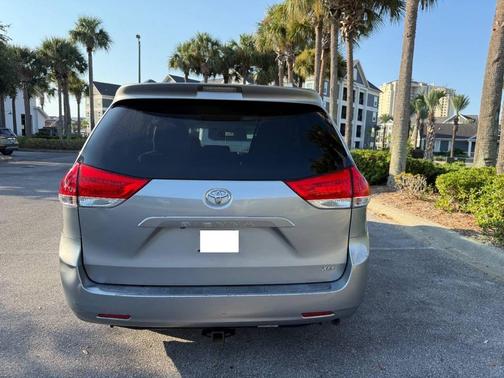 2013 Toyota Sienna XLE