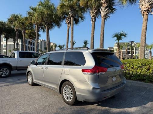 2013 Toyota Sienna XLE
