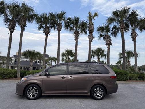 2018 Toyota Sienna XLE Premium