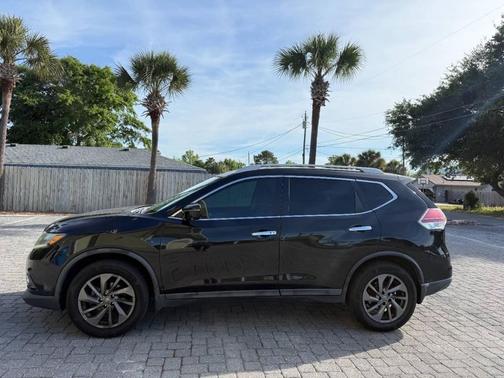 Black 2016 Nissan Rogue SL