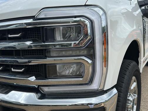 Star White Metallic Tri-Coat 2026 Ford F-250 King Ranch