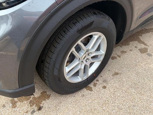 Carbonized Gray Metallic 2026 Ford Explorer Active